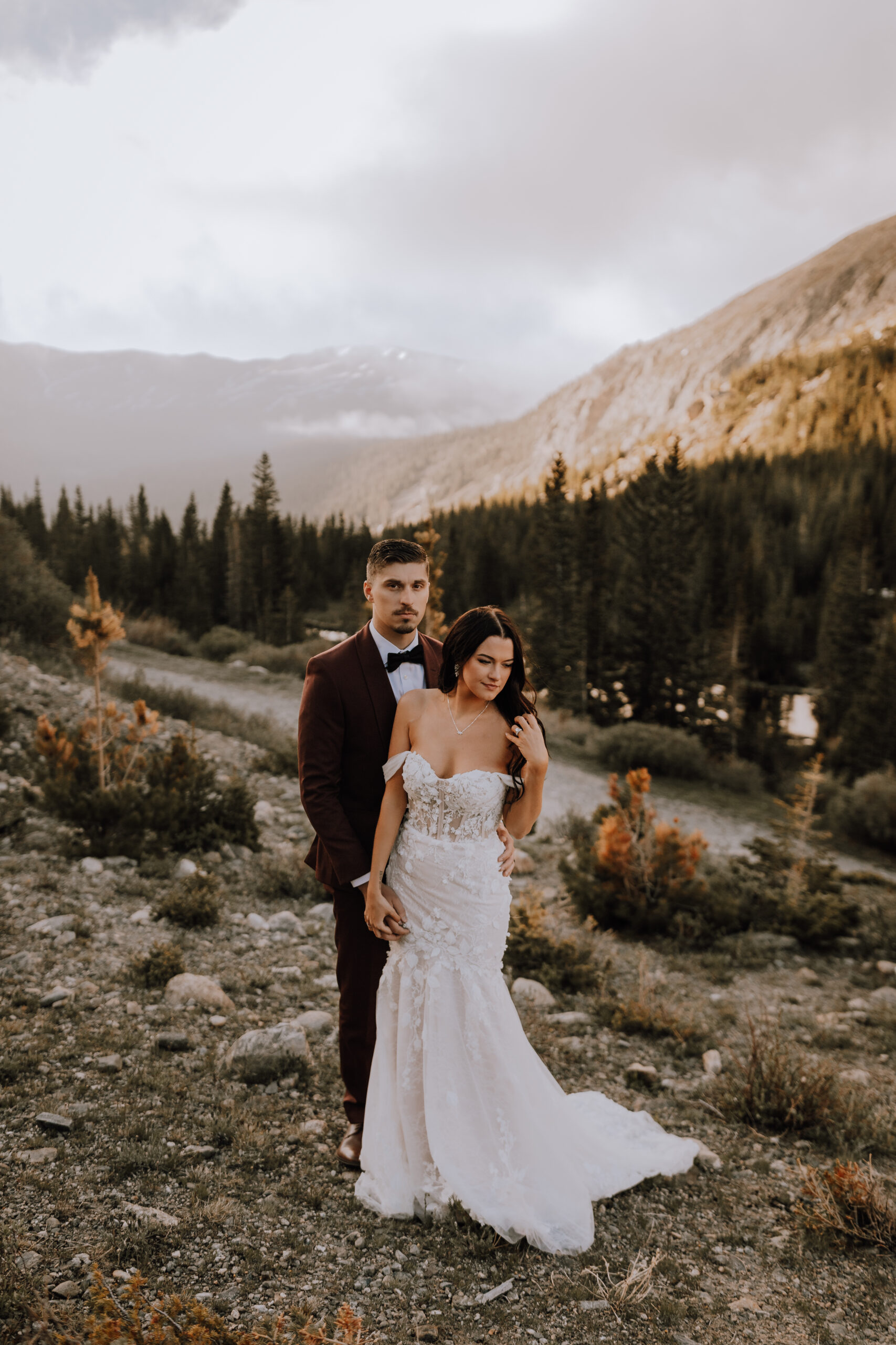 bride and groom elope on colorado mountain